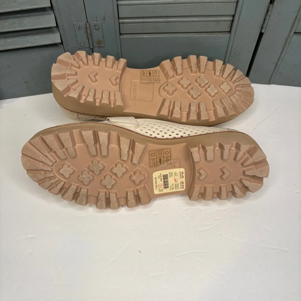 Dolce Vita MALILA Platform Perforated Leather Loafer in Cream Size 7.5M
